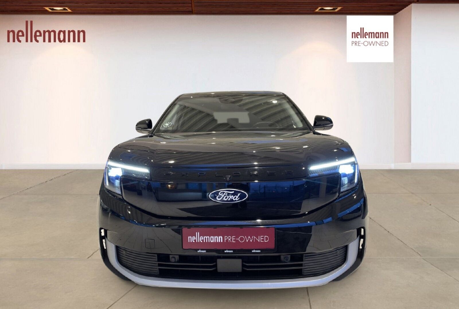 Ford Explorer Select Extended Range