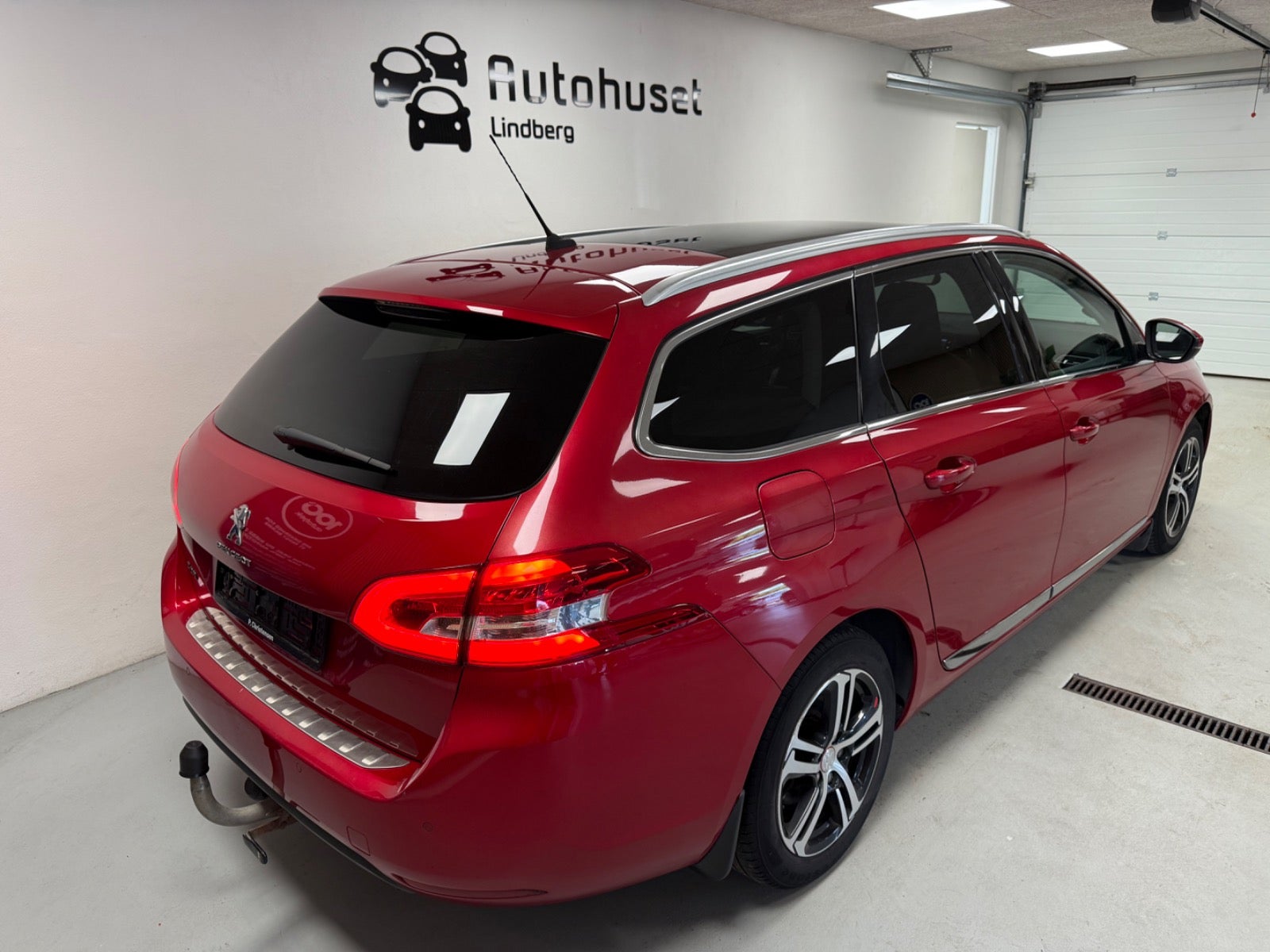 Billede af Peugeot 308 1,6 BlueHDi 120 Allure Sky