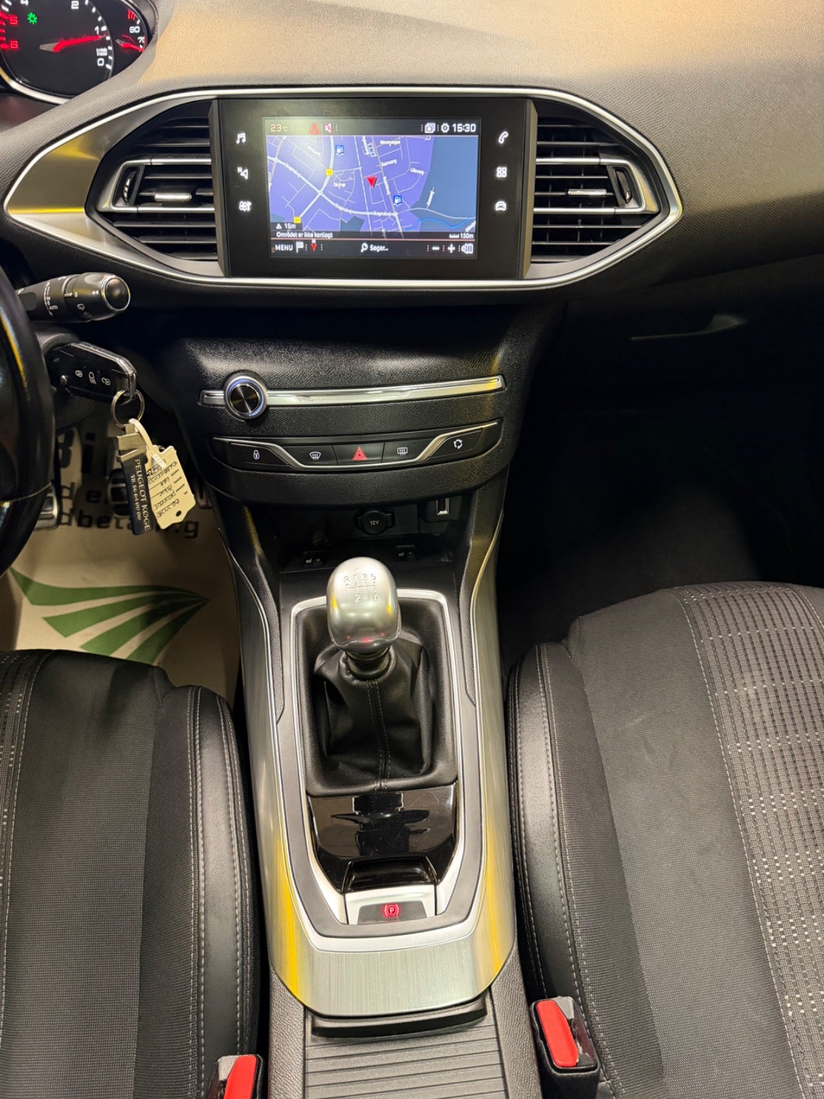 Billede af Peugeot 308 1,6 BlueHDi 120 Allure Sky