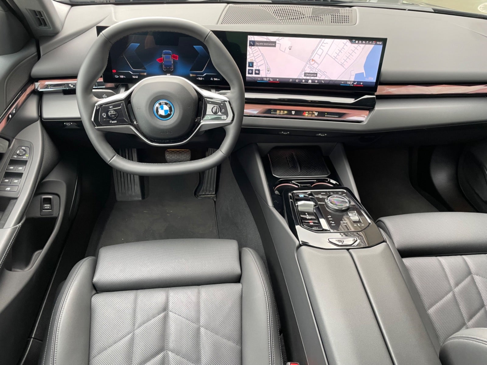 BMW i5 2023