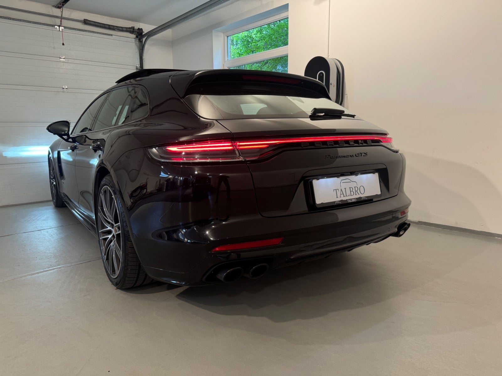 Porsche – Panamera GTS