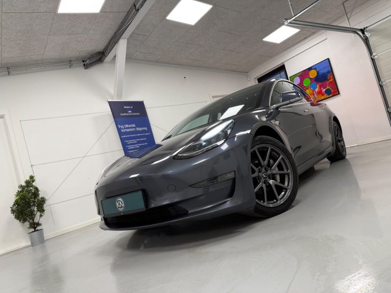 Tesla Model 3 Long Range AWD