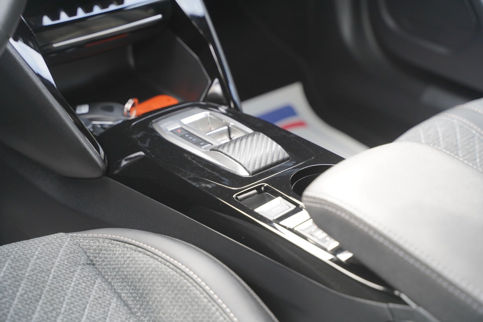 Billede af Peugeot 2008 1,2 PureTech 130 Allure EAT8