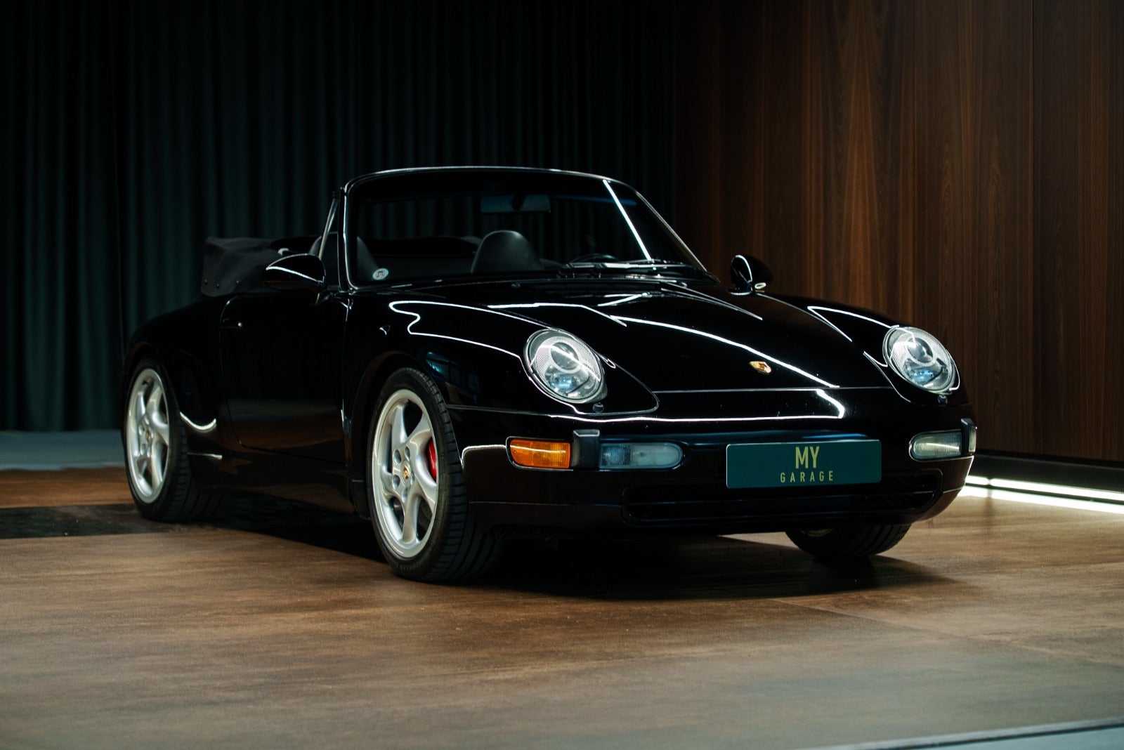 Porsche 911 Carrera 4 - Cabriolet