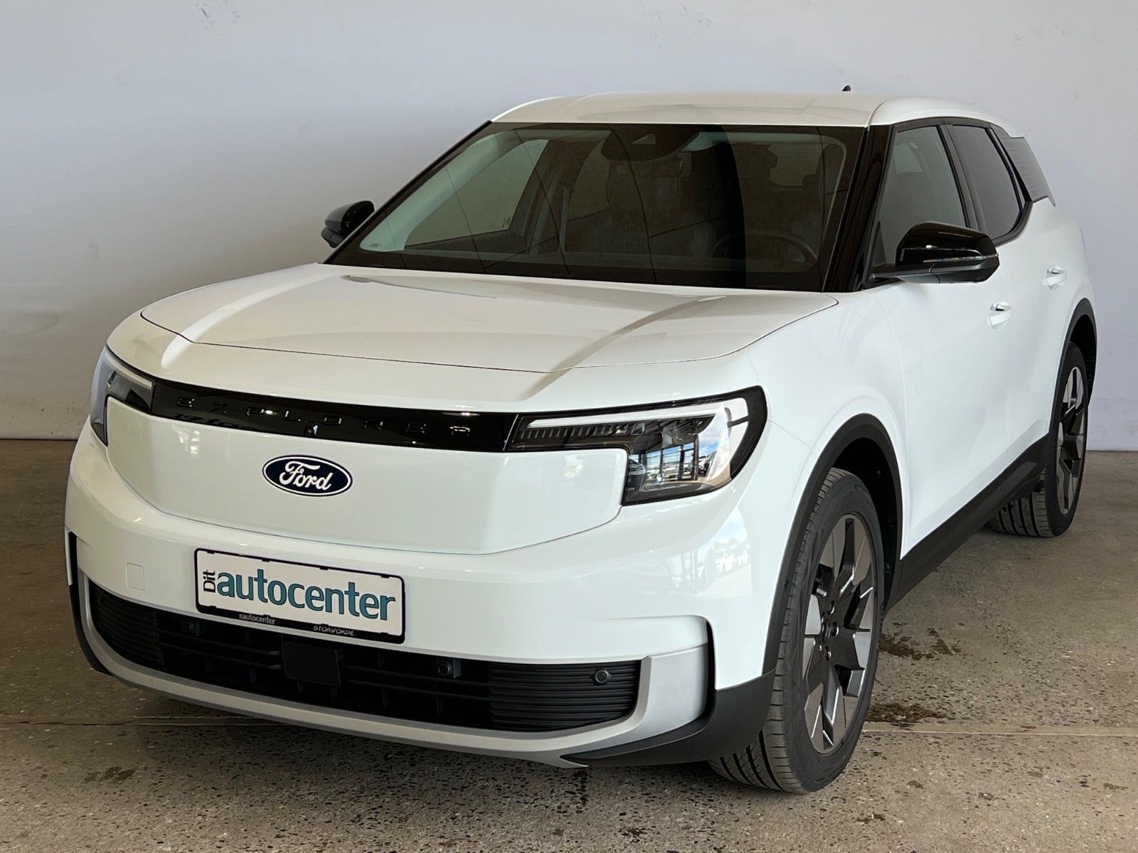 Ford Explorer Premium Extended Range AWD