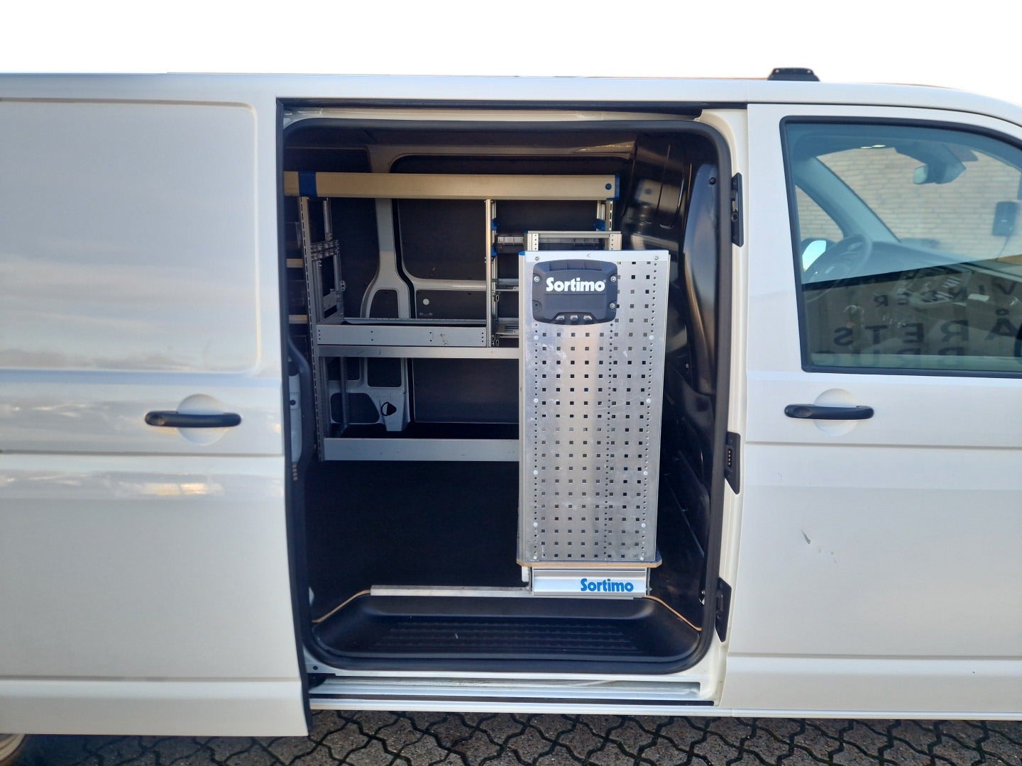 Billede af VW Transporter 2,0 TDi 110 Kassevogn lang