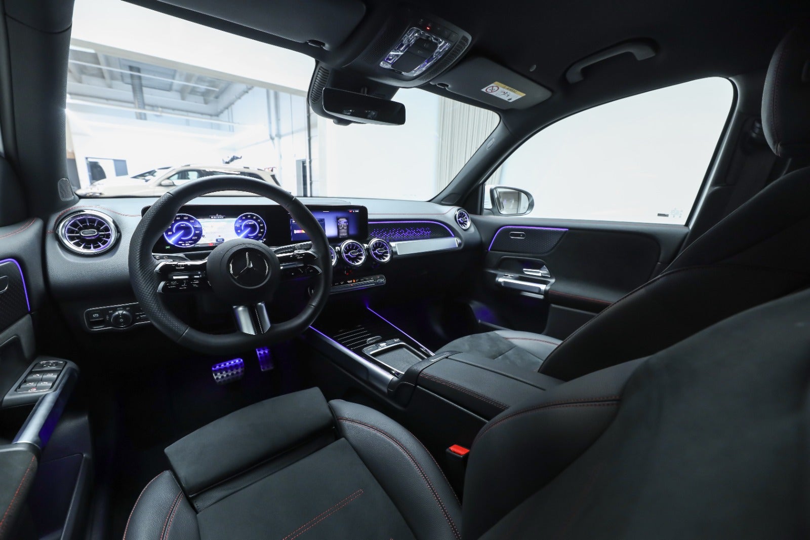 Mercedes-Benz EQB 250+ (4/8)