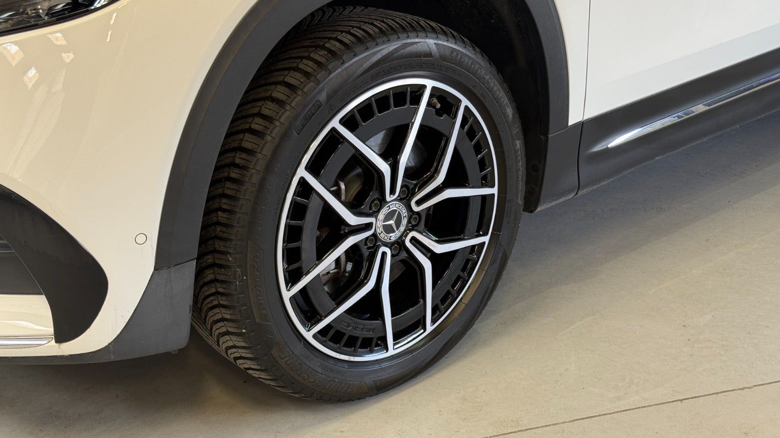 Billede af Mercedes EQB300  AMG Line 4Matic 7prs