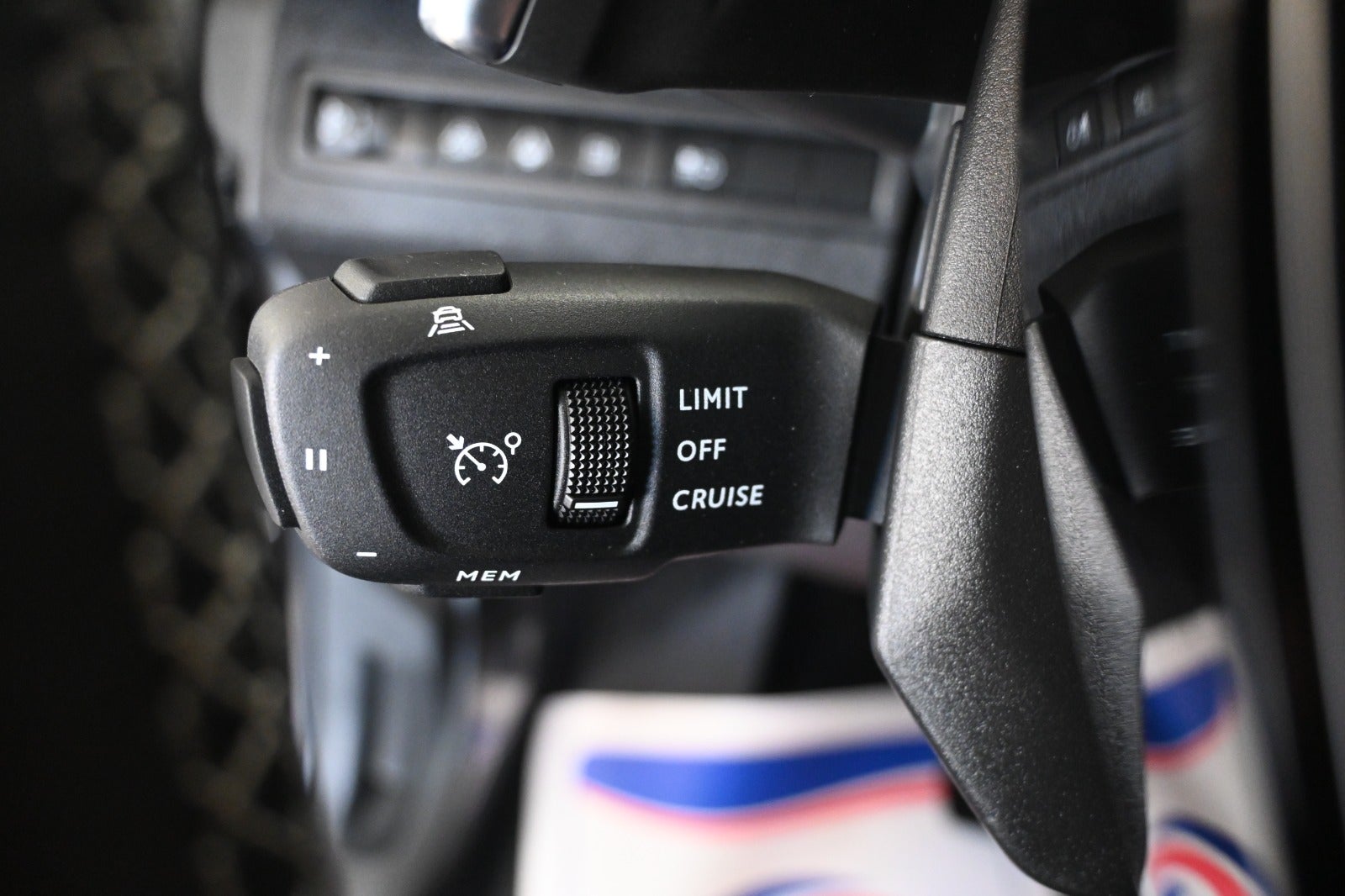 Peugeot 3008 Hybrid Allure Pack LTD EAT8