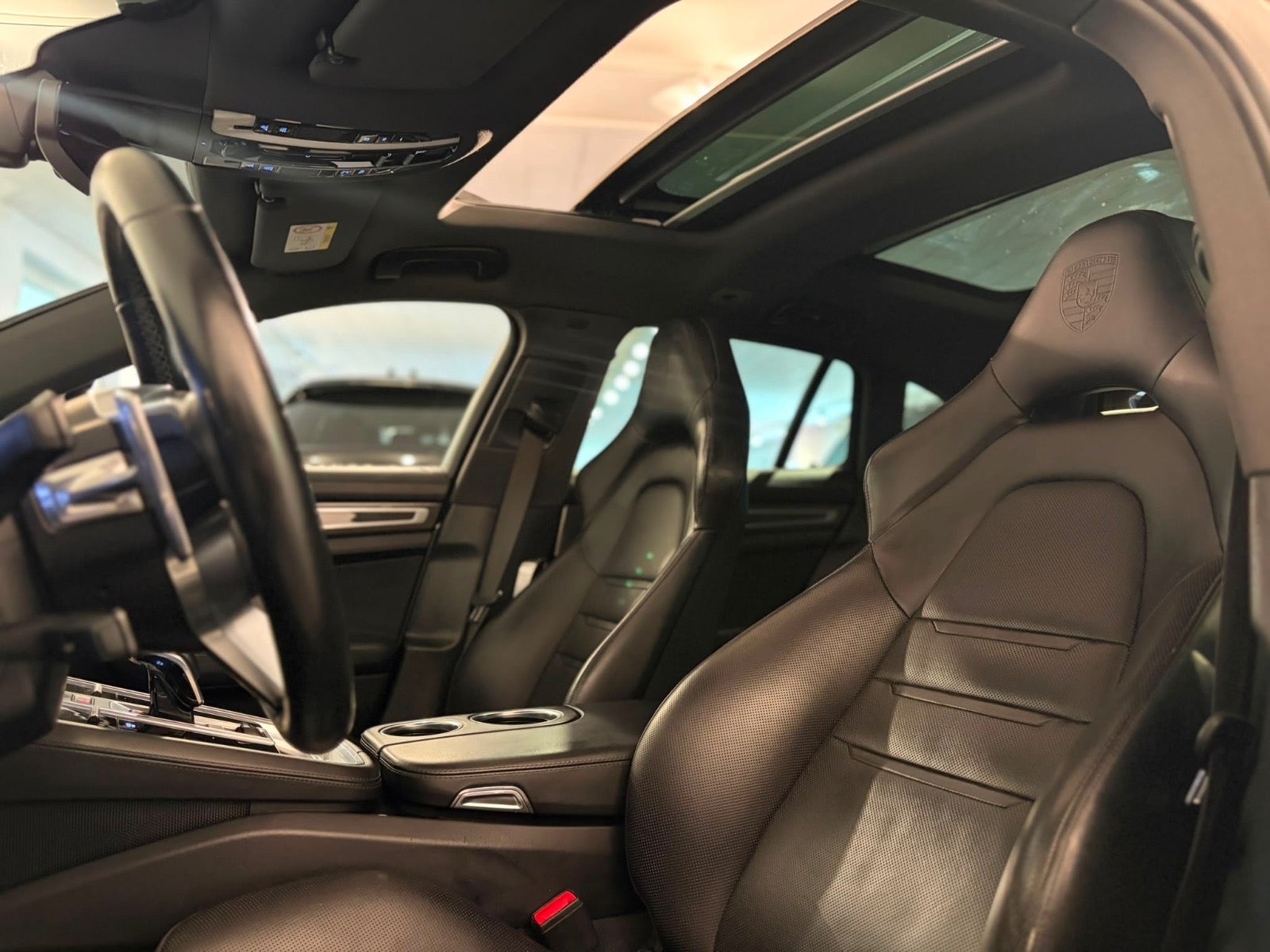 Porsche – Panamera 4