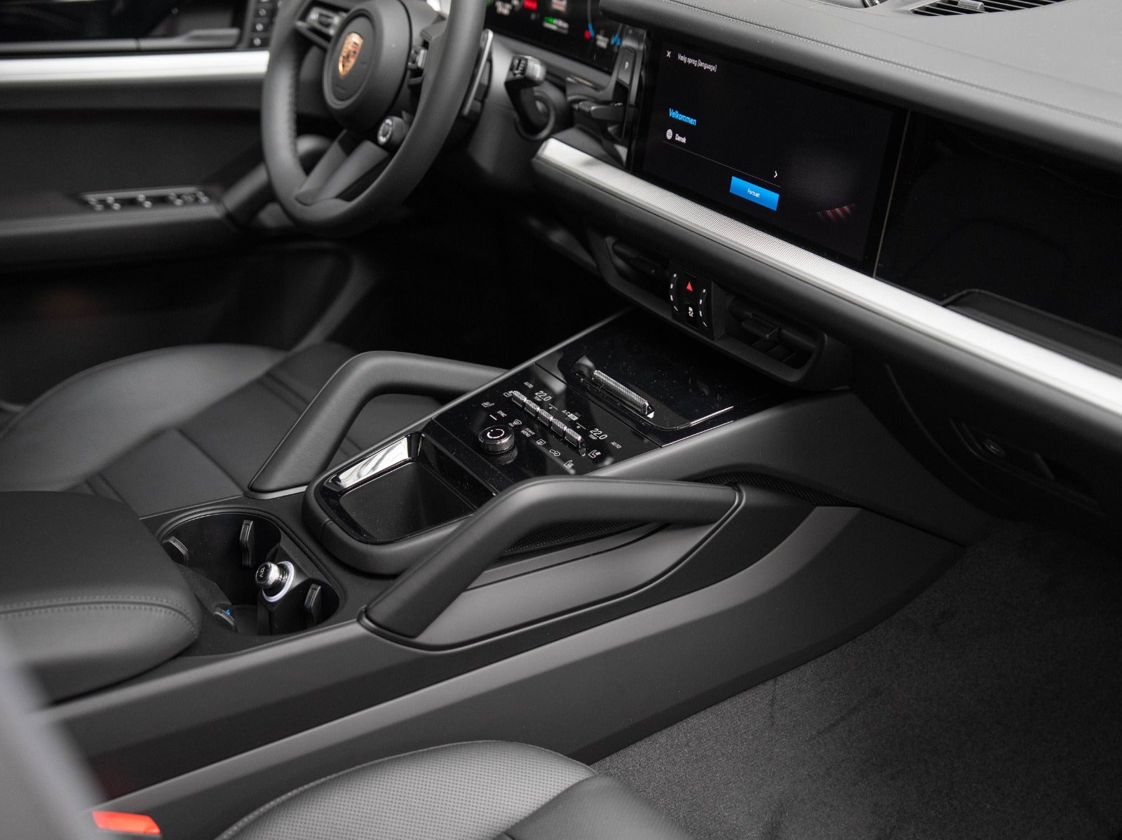 Gallery image 16 of 18