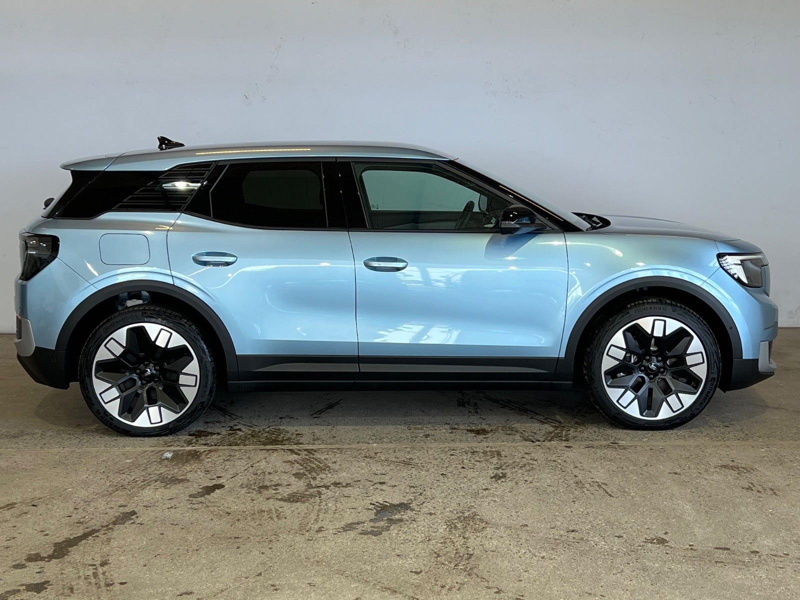 Ford Explorer Premium Extended Range AWD