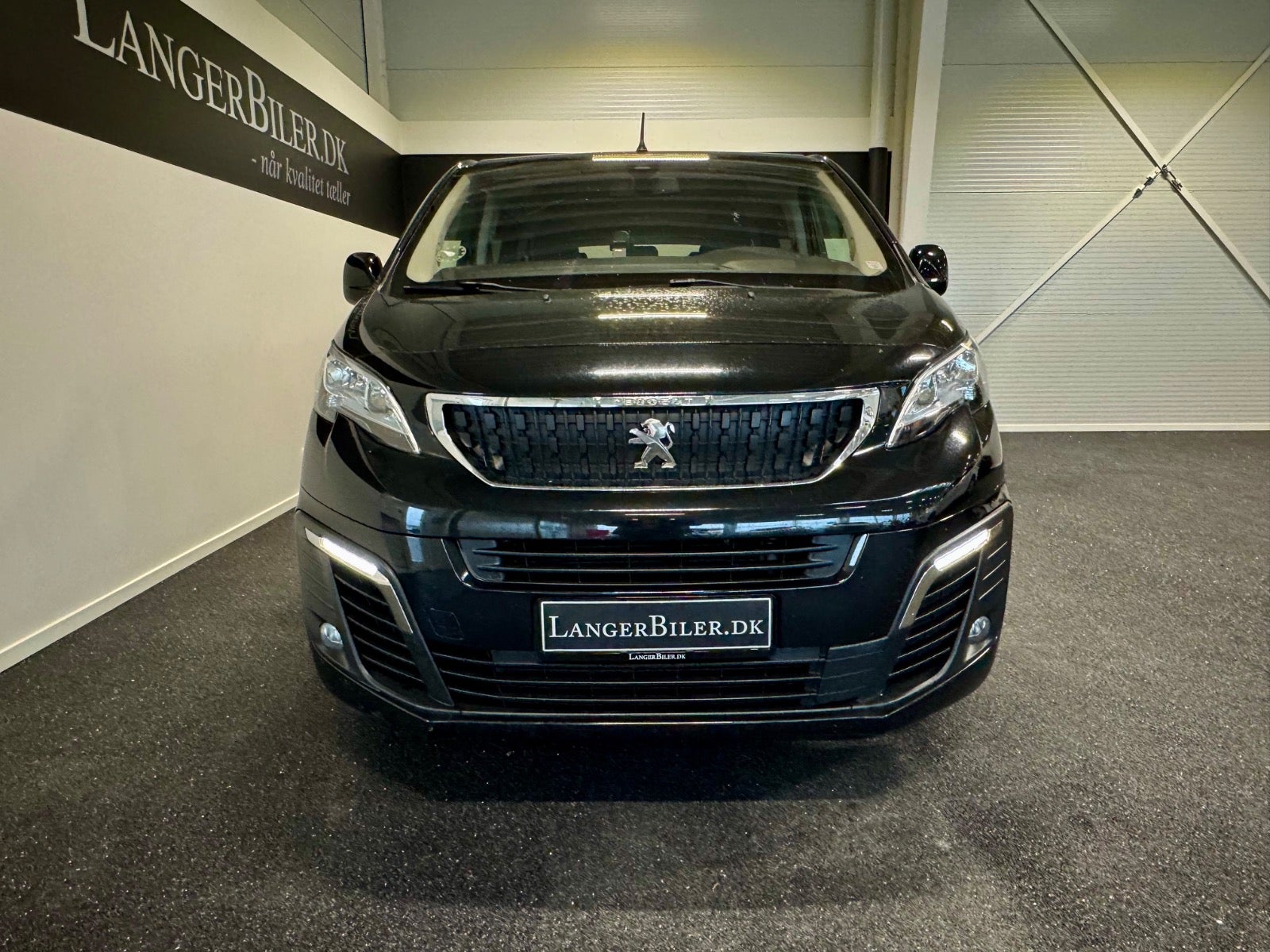 Peugeot Traveller 2018