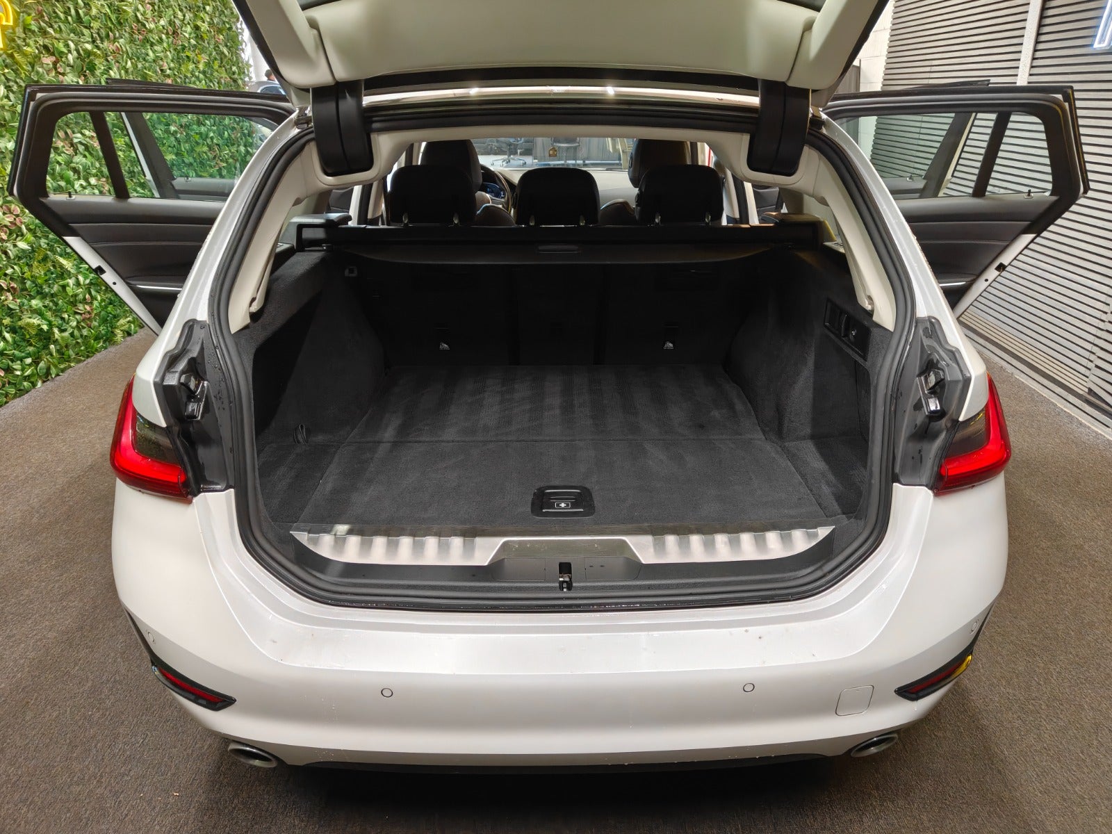 Billede af BMW 330e 2,0 Touring Sport Line aut.