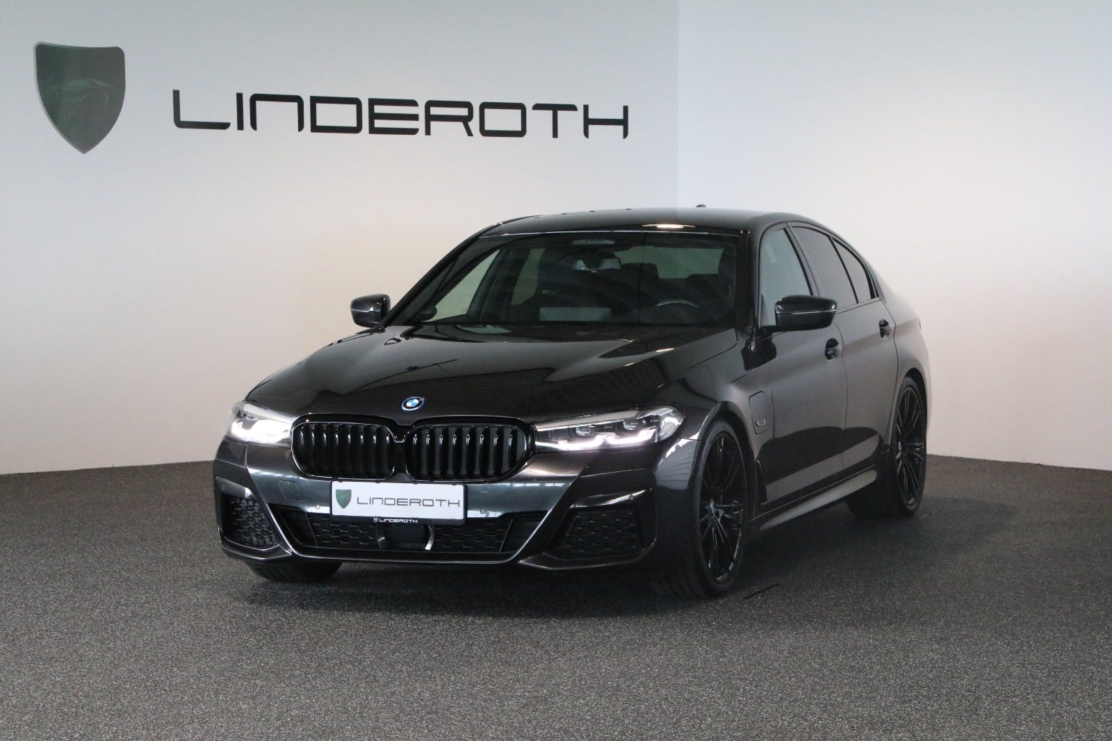 BMW 545e 3,0 M-Sport xDrive aut. 4d - 1