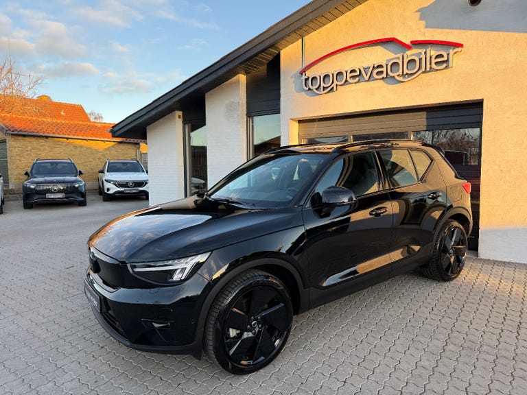 Volvo EX40 Extended Range Black Edition