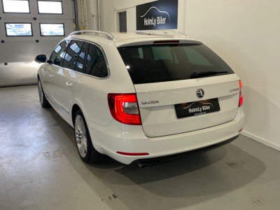 Skoda Superb TSi 160 Elegance Combi DSG