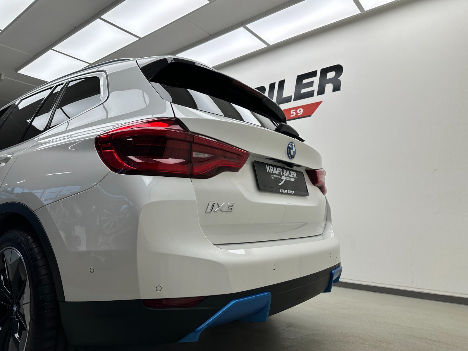 Billede af BMW iX3  Charged Impressive