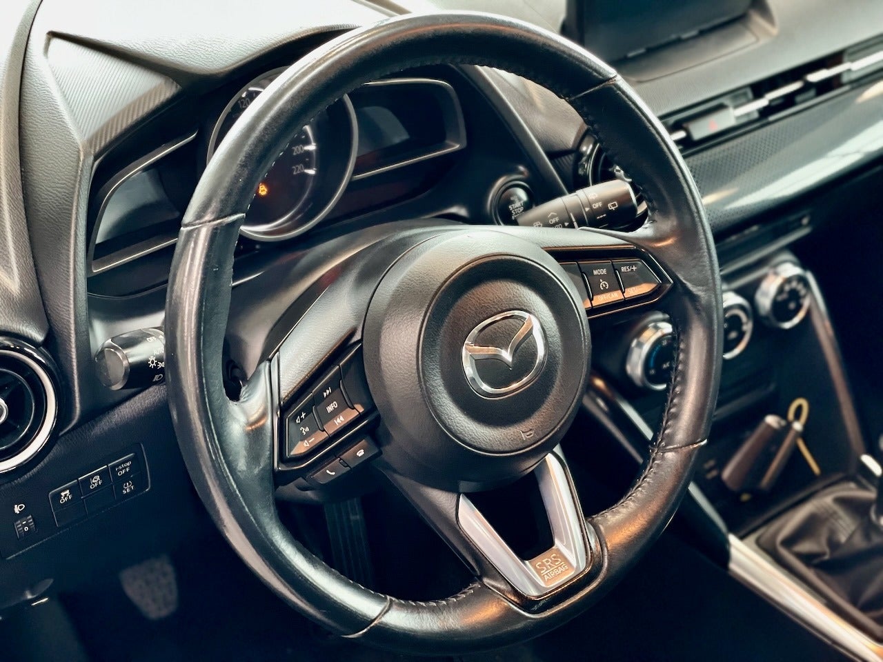 Mazda 2 2017