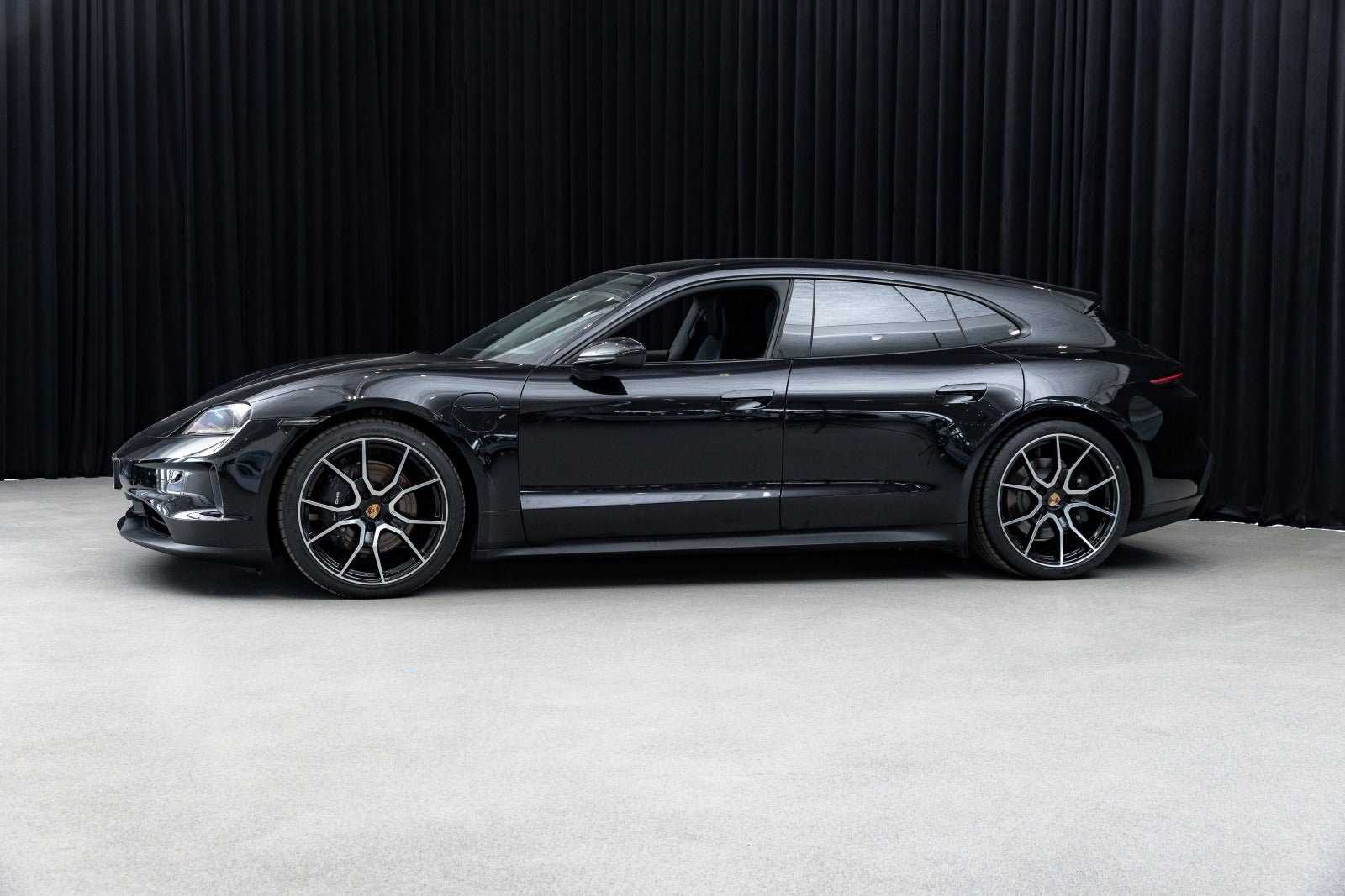 Gallery image 3 of 15