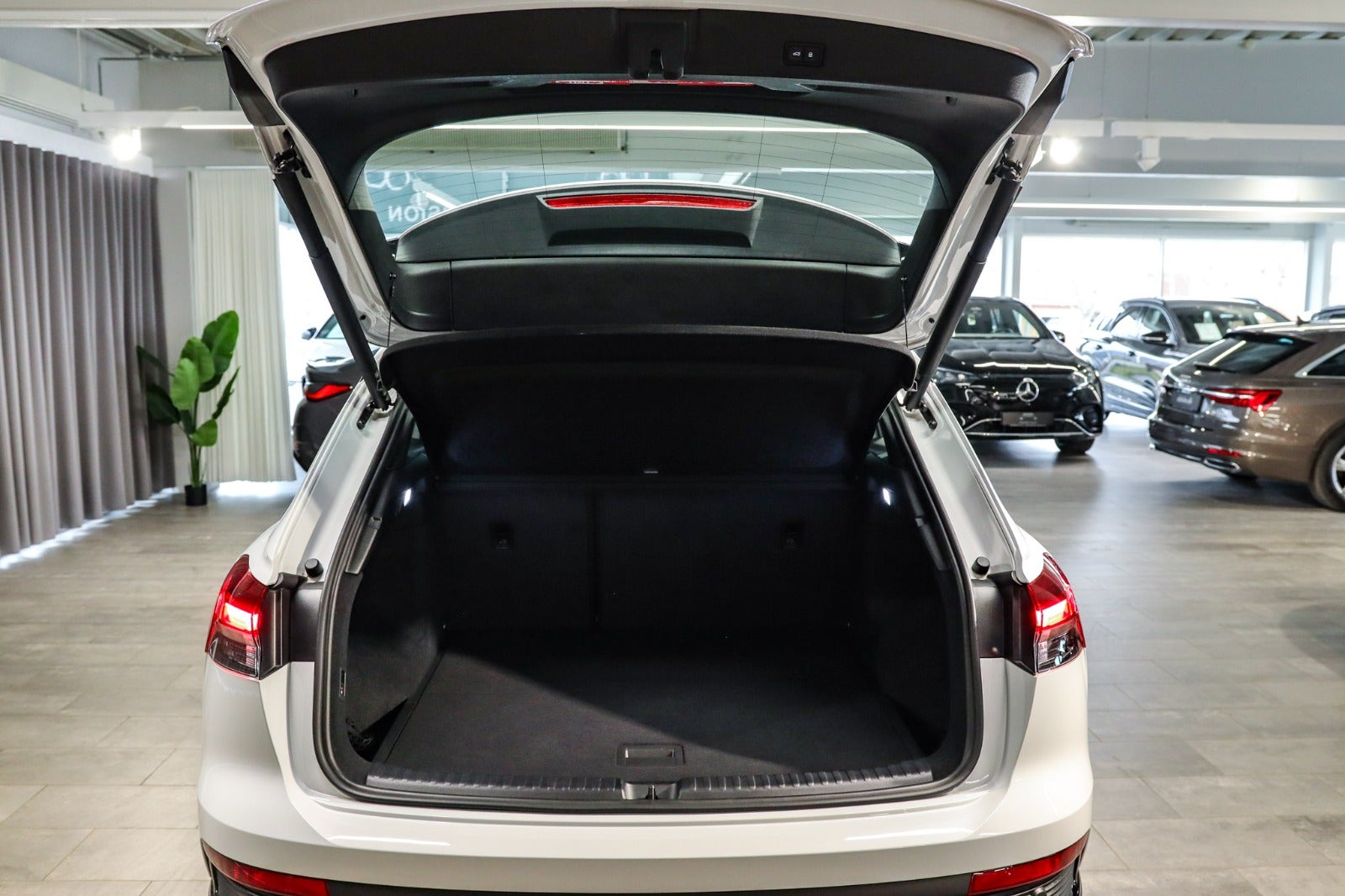 Billede af Audi Q4 e-tron 45 edition S-line
