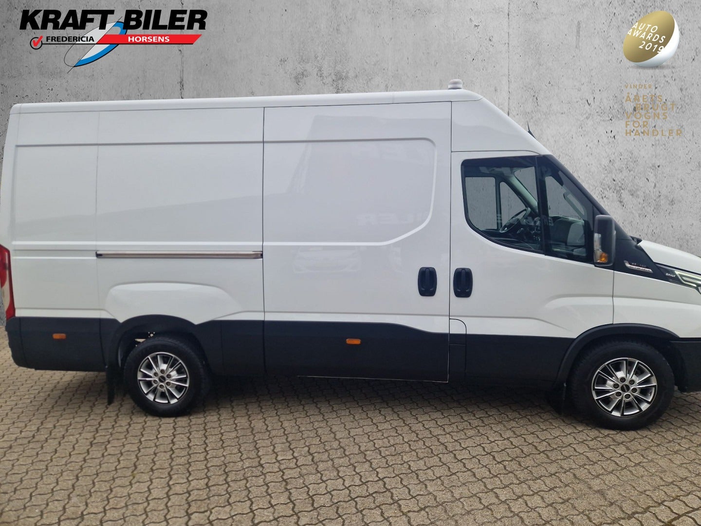 Billede af Iveco Daily 3,0 35S18 12m³ Van AG8