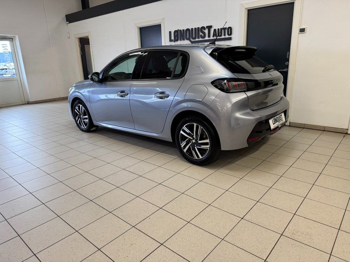 Peugeot 208 PureTech 100 Evolution Peugeot 208 PureTech 100 Evolution