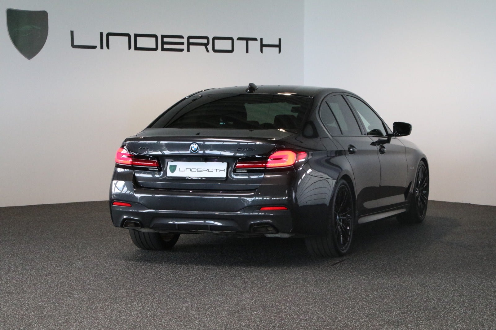 BMW 545e 3,0 M-Sport xDrive aut. 4d - 2