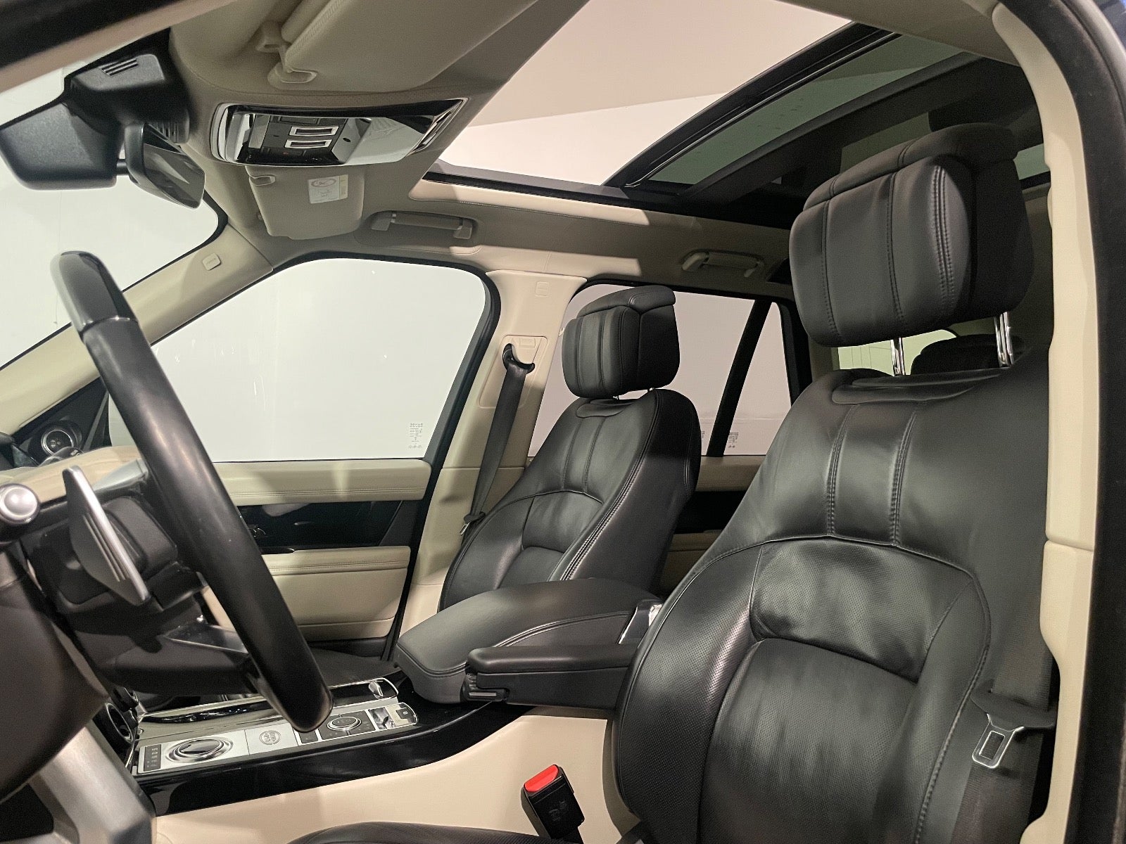 Land Rover – Range Rover