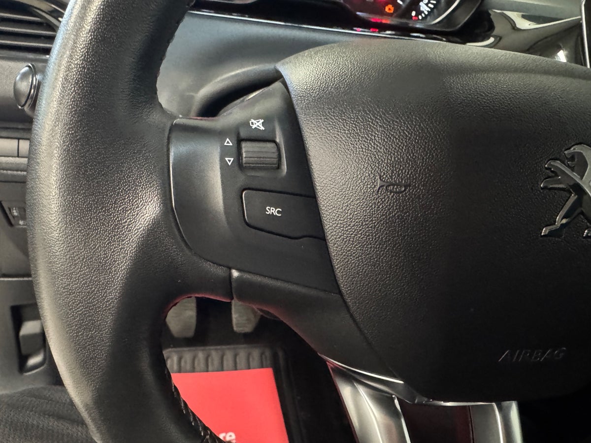 Peugeot 208 VTi 82 Active Peugeot 208 VTi 82 Active