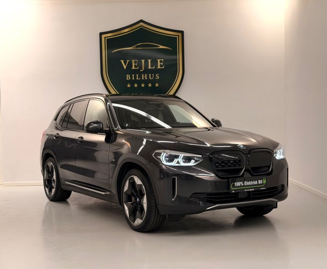 BMW iX3  Charged Plus