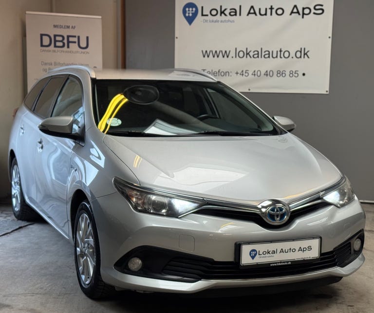 Toyota Auris Hybrid H2 Comfort Touring Sports CVT