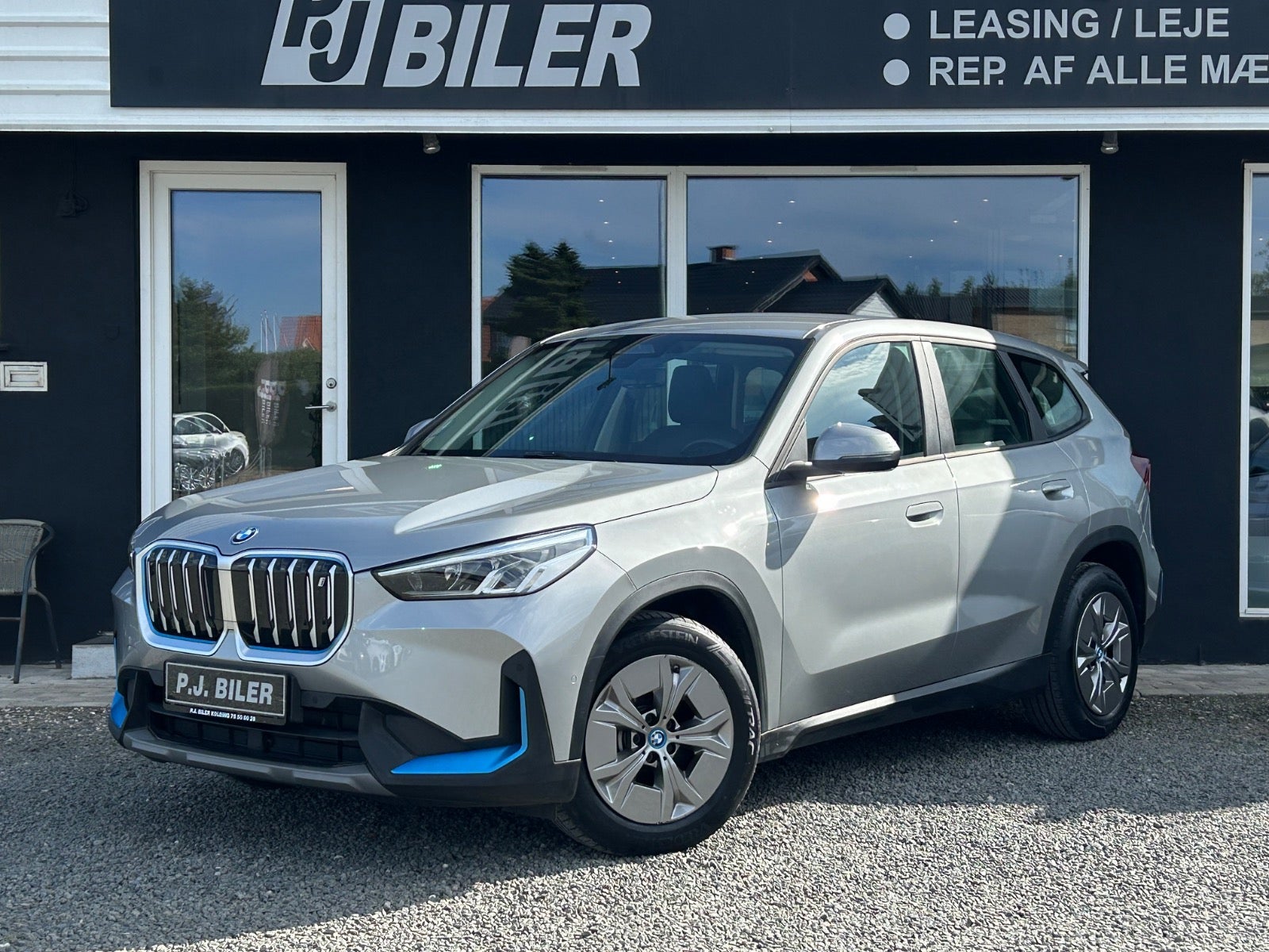 BMW iX1