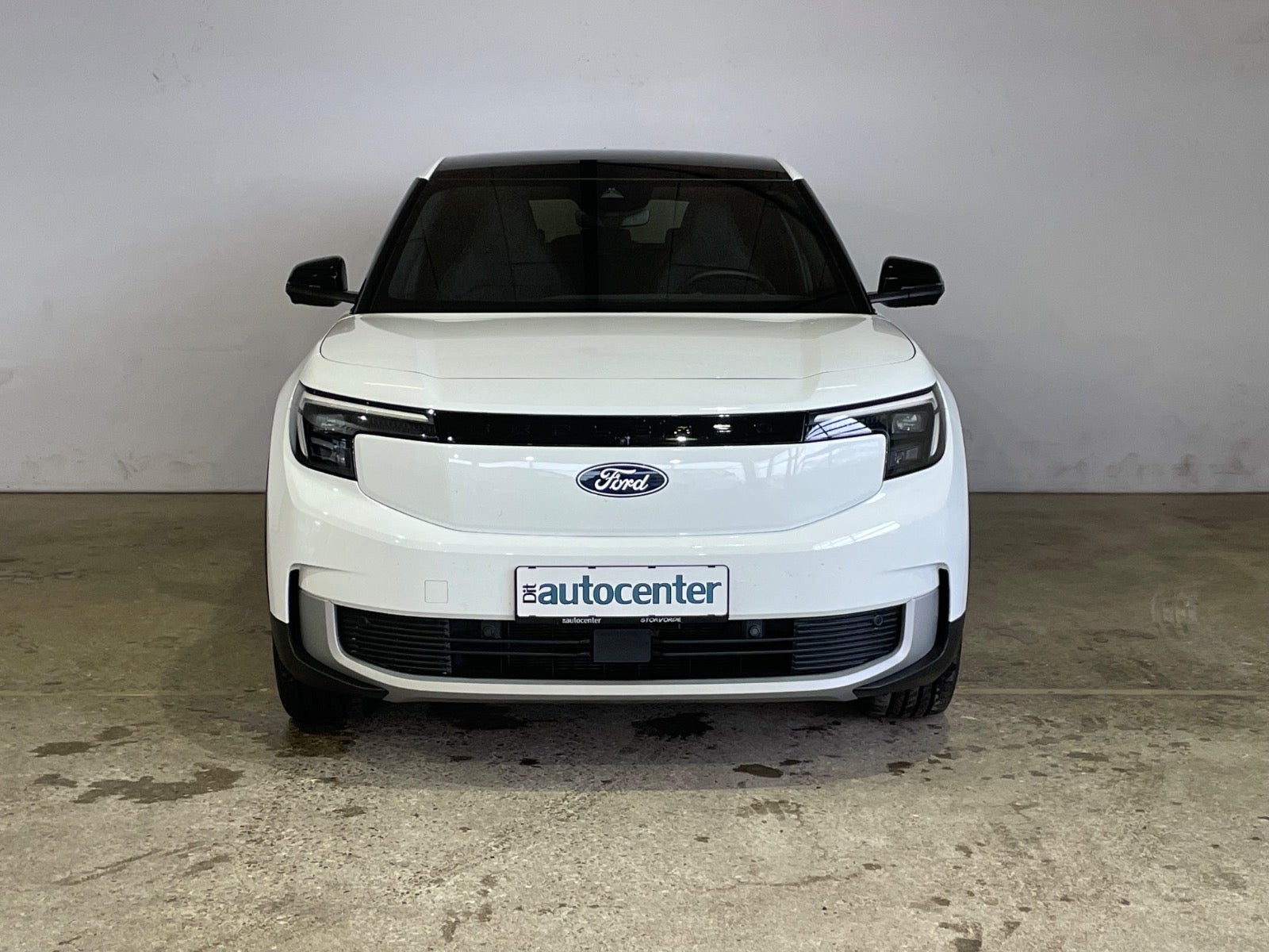 Ford Explorer Premium Extended Range