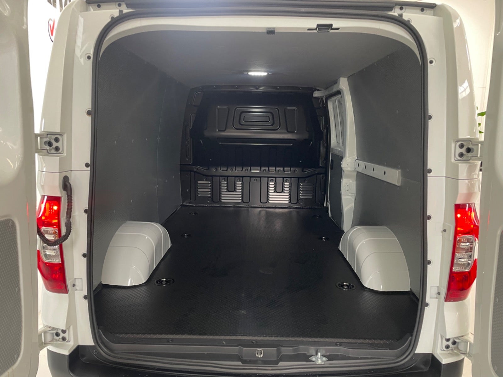 Billede af Maxus e-Deliver 3 50 Cargo Van LWB