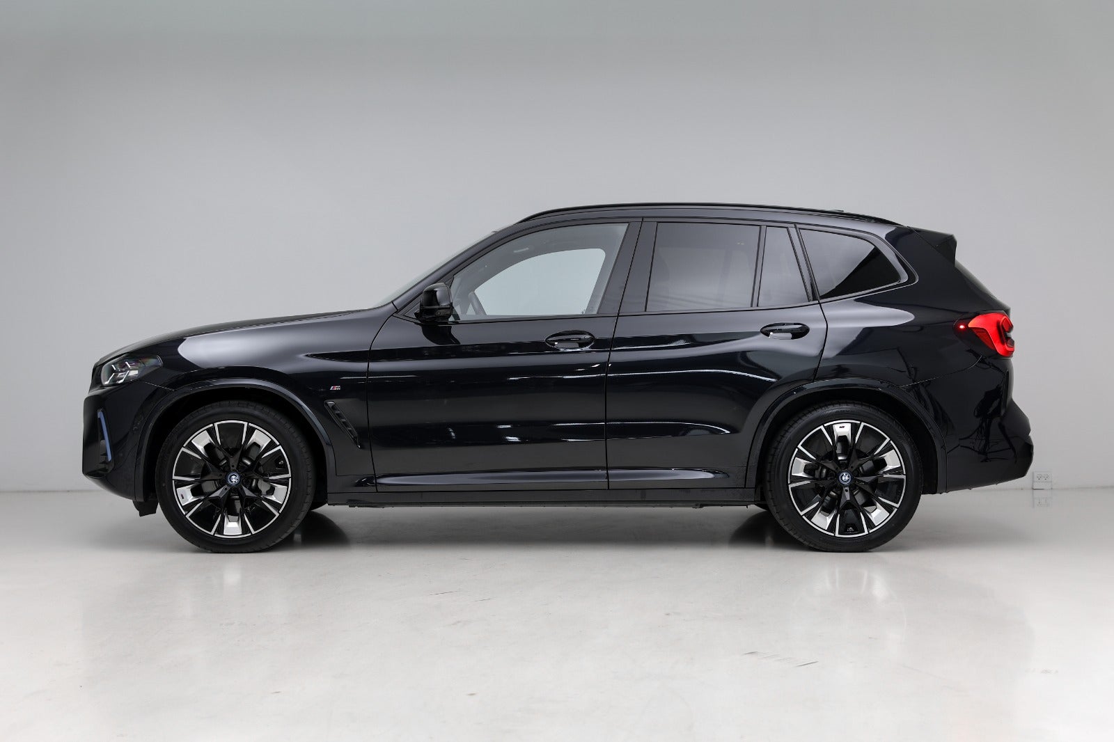 BMW iX3 Charged Plus M-Sport
