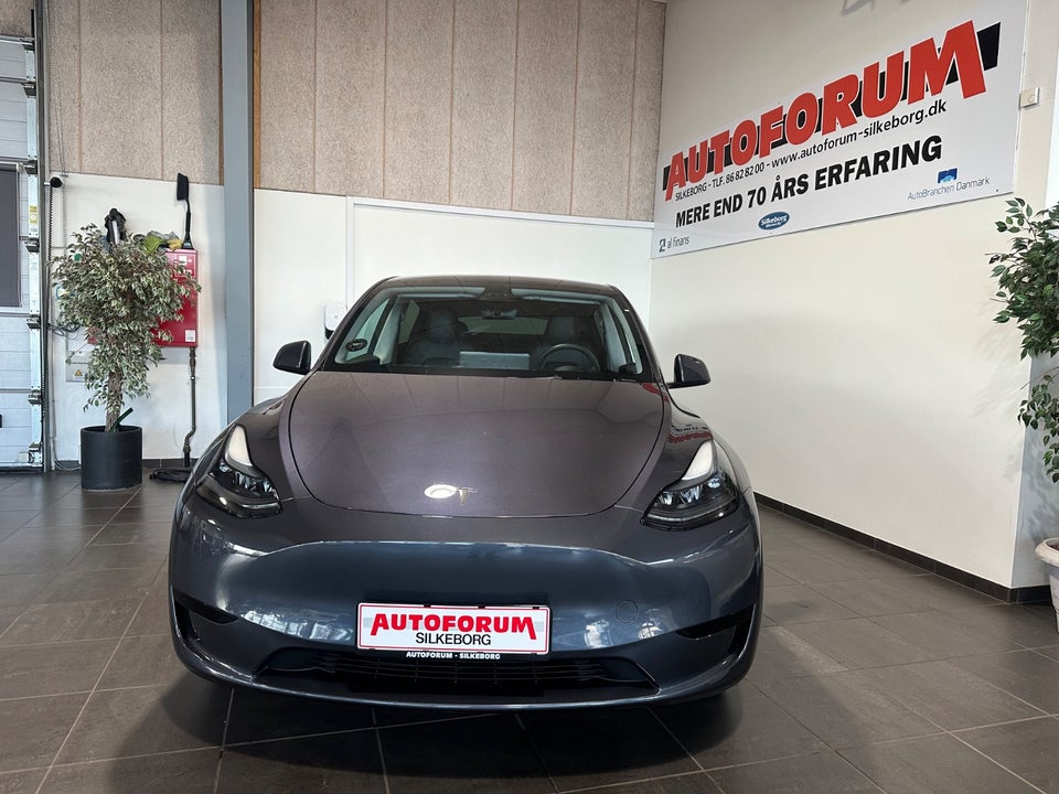 Tesla Model Y, Billede 2