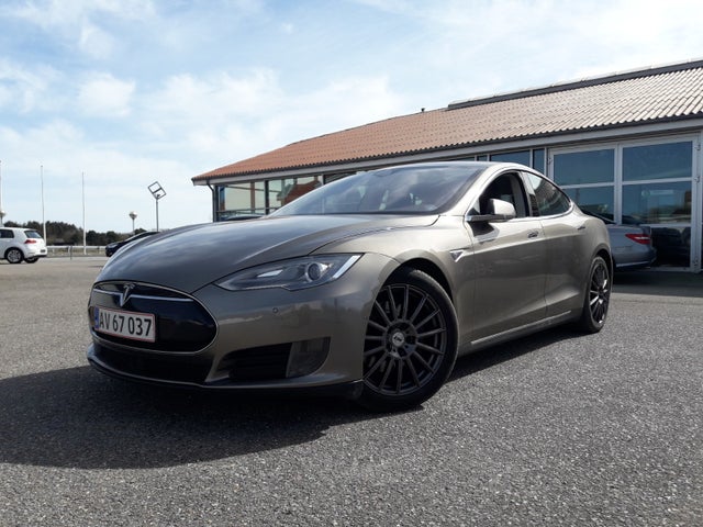 Tesla Model S 70D