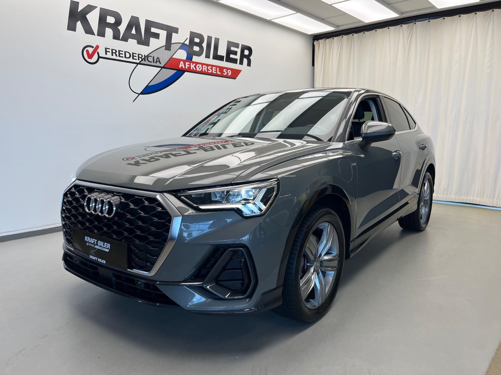 Billede af Audi Q3 45 TFSi e Attitude plus Sportback S-tr.