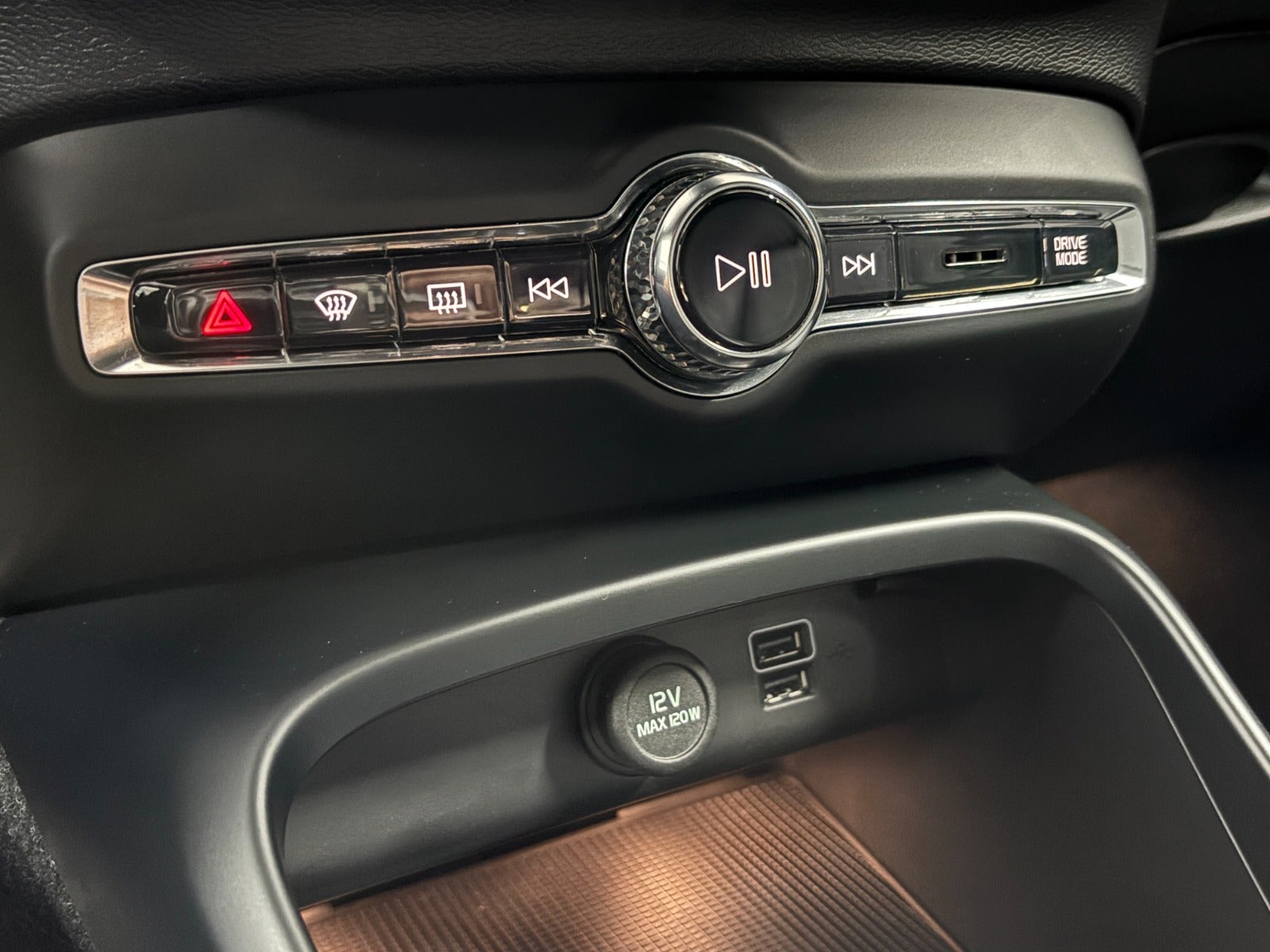 Billede af Volvo XC40 1,5 T4 ReCharge R-Design aut.