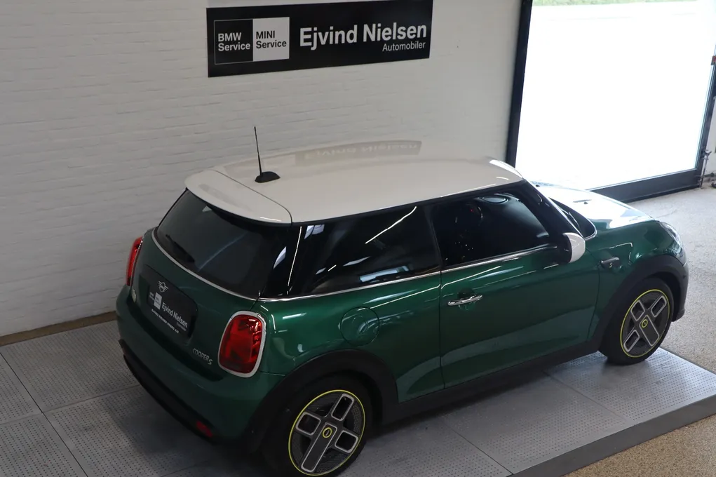 MINI Cooper SE Experience