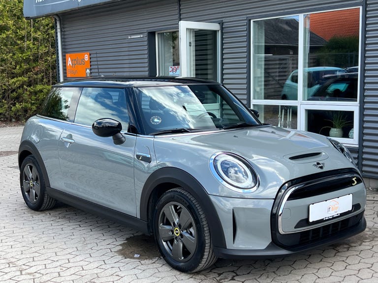 MINI Cooper SE Essential