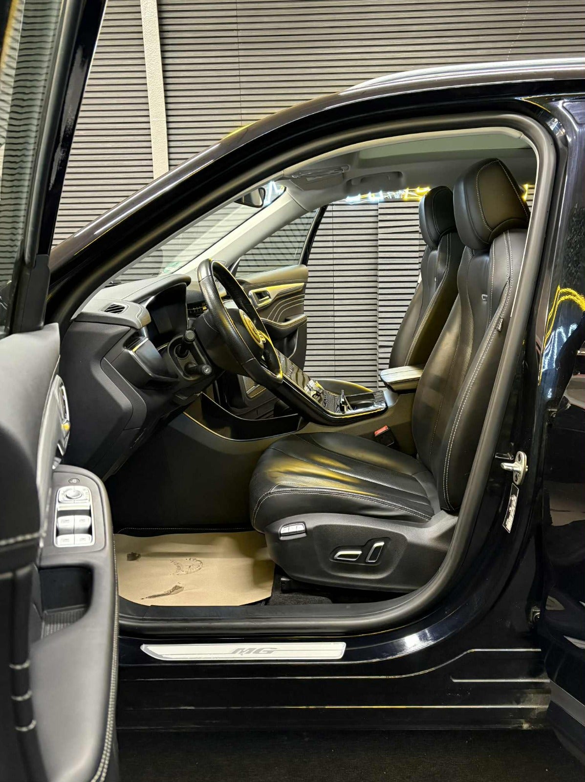 Billede af MG Marvel R  Luxury