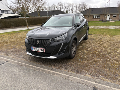 Peugeot 2008 1,2 PureTech 130 Selection 5d