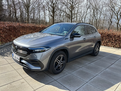 Mercedes EQA350  AMG Line 4Matic 5d
