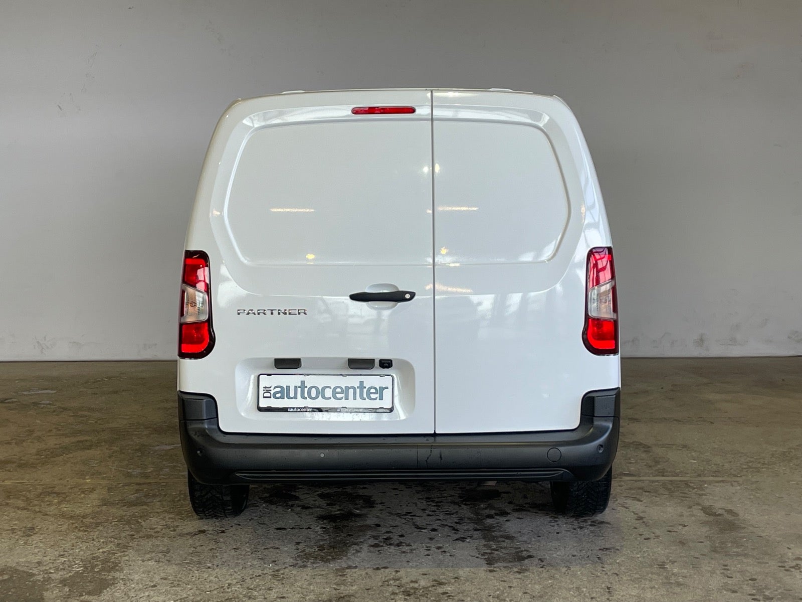 Peugeot Partner BlueHDi 100 L2V2 Plus Van