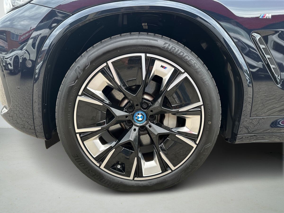 BMW iX3 Charged M-Sport billede 7