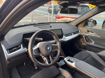 BMW iX1 eDrive20 M-Sport Van