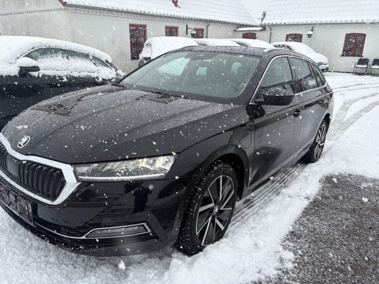 Skoda Octavia TSi iV Plus Combi DSG