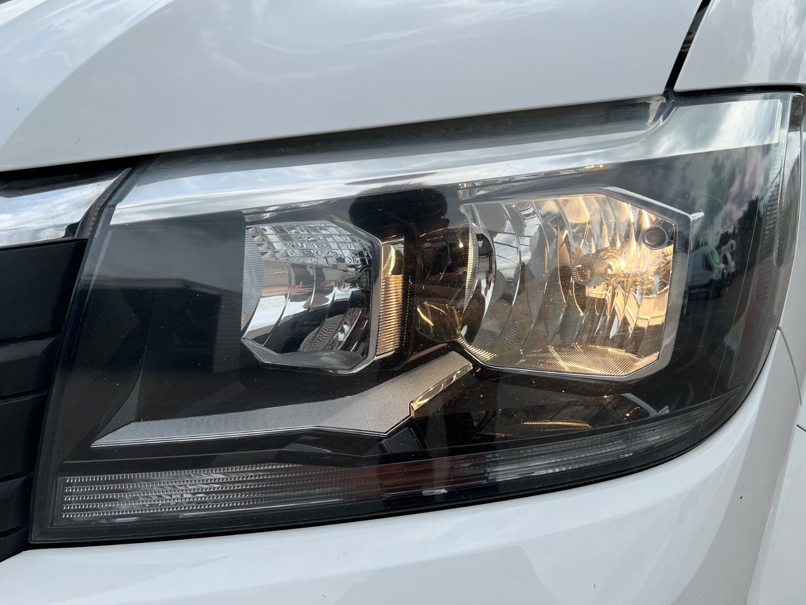 Billede af VW Crafter 35 2,0 TDi 177 Kassevogn L3H2 aut.